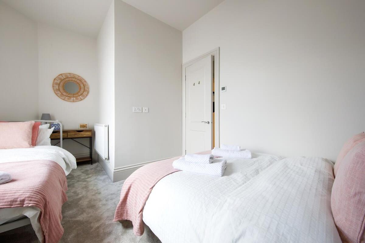 Panoramic Sea Views In Beachfront Apt W Balcony 보그너레지스 외부 사진