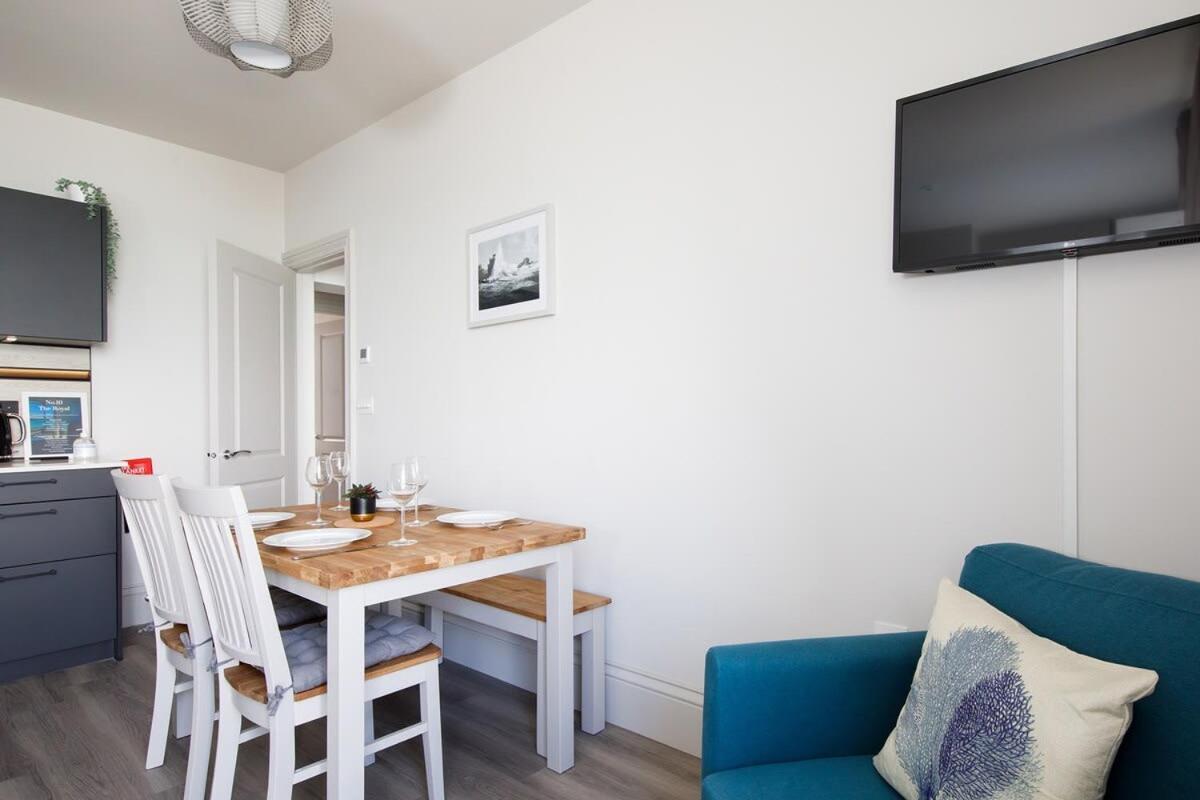 Panoramic Sea Views In Beachfront Apt W Balcony 보그너레지스 외부 사진
